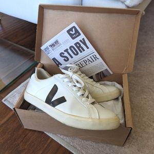 Veja Esplar Leather Shoes - White/Black - 8 US